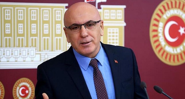 نائب في البرلمان التركي يستقيل من حزبه إيي متهماً إياه بالخضوع للنفوذ الأجنبي