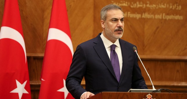وزير الخارجية التركي هاكان فيدان يتحدث في مؤتمر صحفي في عمان، الأردن، 18-1-2024. صورة: رويترز