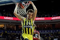 Fenerbahu00e7e's star Jan Vesely was injured last week during the match against Baskonia.