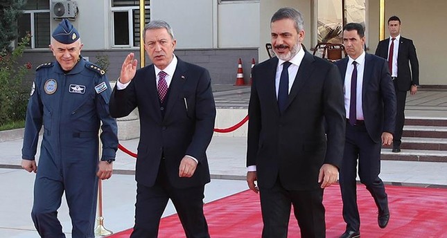 وزيرا الدفاع التركي والروسي يبحثان في سوتشي اتفاق إدلب