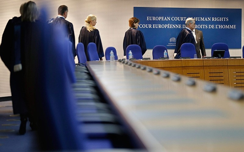 Judges of the European Court of Human Rights enter the hearing room of the court in Strasbourg, Dec. 3, 2013. (File Photo)