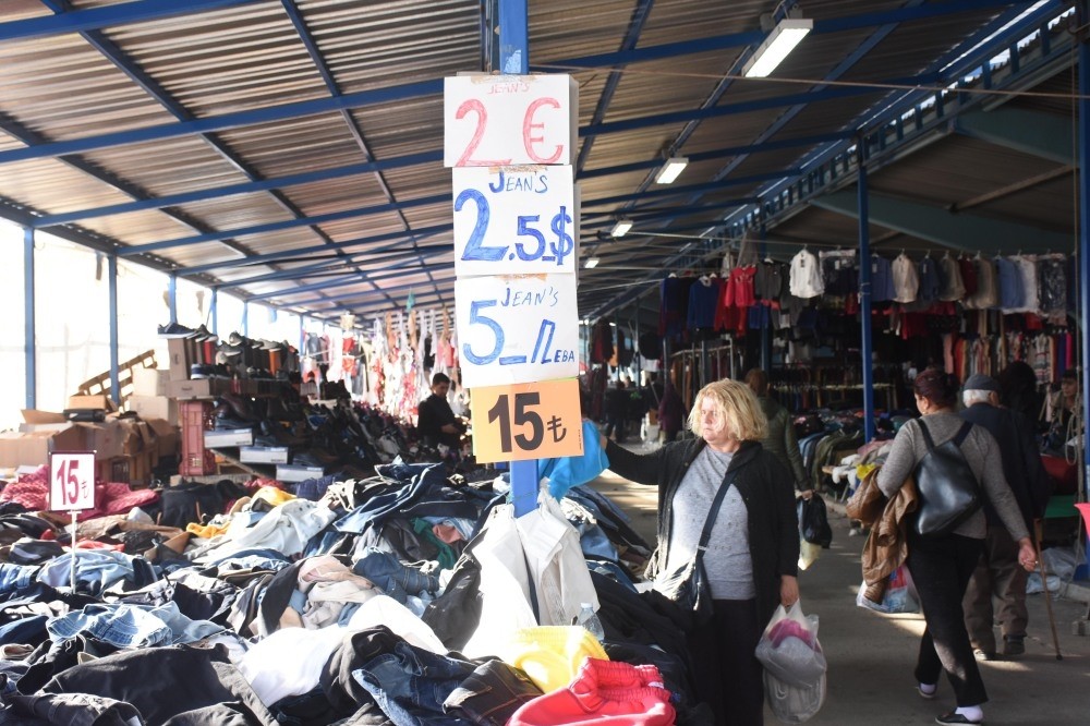 The popular bazaars of the northwestern province of Edirne, which neighbors Greece and Bulgaria, have been frequented by Greek and Bulgarian citizens looking for cheaper products due to the recent devaluation of the Turkish lira.