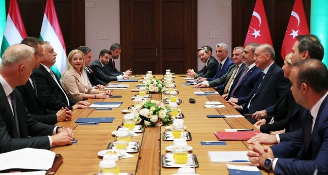 أردوغان يبحث مع رئيس وزراء المجر ونظيريه الصربي والأوزبكي قضايا إقليمية وعالمية - Daily Sabah Arabic