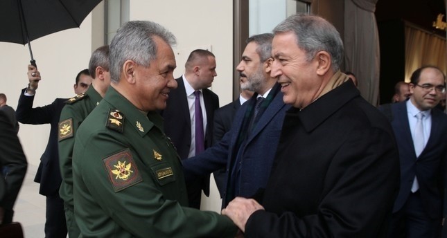 Министры обороны Турции и России обсудили ситуацию в сирийском Идлибе