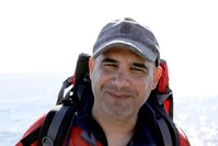 Farid Feyadi said he hopes his walk to Mecca will inspire people to be stronger and kinder. (AA Photo)