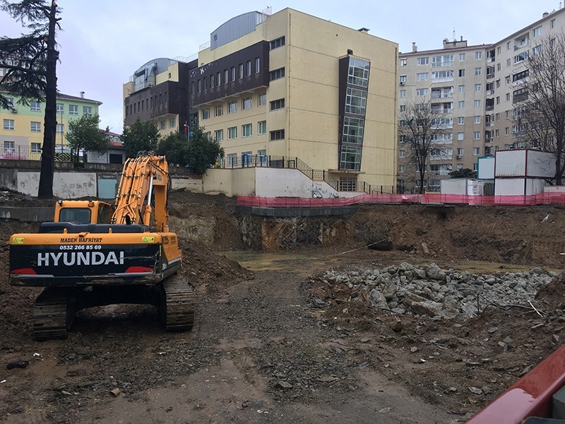 High school construction site, where the 2,000-year-old sarcophagus was found in Istanbul's Acu0131badem neighborhood (IHA Photo)