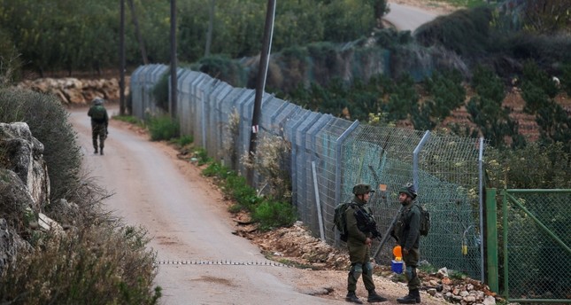 جنود إسرائيليون قرب السياج الحدودي مع  لبنان أرشيفية