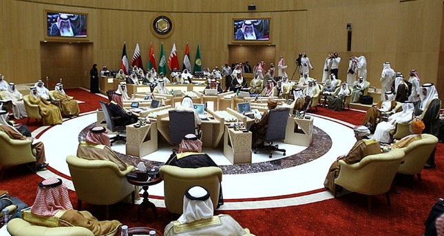 دول الخليج تدعو إيران إلى الكف عن دعم مليشيات طائفية في الدول العربية