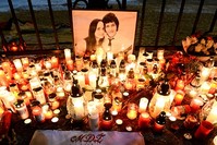 Candles are seen in front of the Government of the Slovak Republic's building during march in honour of murdered Slovak investigative reporter Jan Kuciak and his girlfriend Martina Kusnirova in Bratislava, Slovakia, March 2, 2018. (Reuters Photo)