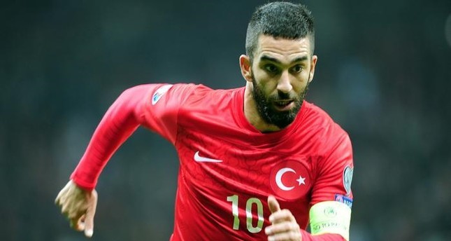 مدرب المنتخب التركي الجديد يعيد أردا توران إلى التشكيلة الأساسية