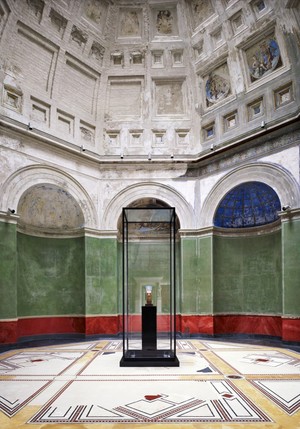 “Neues Museum Berlin IX,” 2009, Candida Höfer.