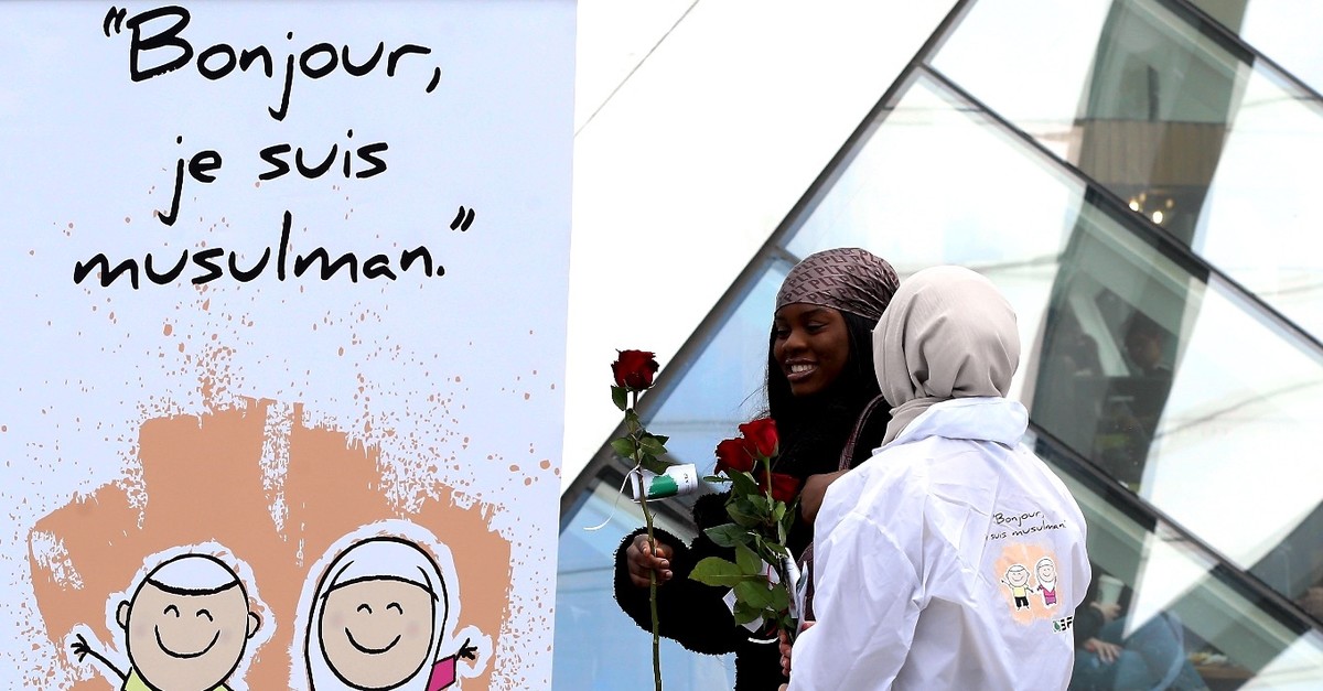 In Belgium alone, fifty young Muslims presented roses and information brochures to people in Belgium, April 13, 2019.