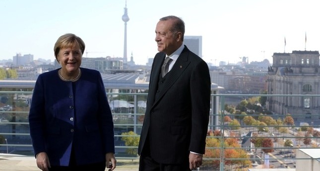أردوغان وميركل يبحثان في إفطار عمل العلاقات الثنائية والملفات الإقليمية
