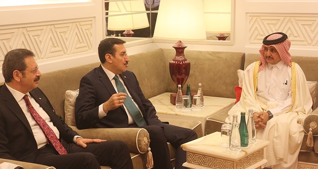 الوزير توفنكجي في لقائه مع رئيس وزراء قطر بالدوحة الأناضول