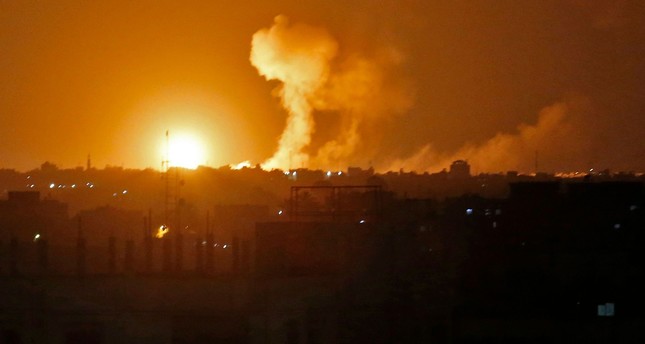 الجيش الإسرائيلي يواصل غاراته الجوية ويهدد باستهداف قائد حماس بغزة