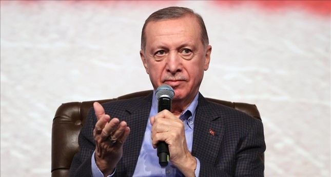 الرئيس التركي رجب طيب أردوغان في كلمة له خلال لقاء مع الشباب في ولاية بيلاجيك وسط تركيا الأناضول
