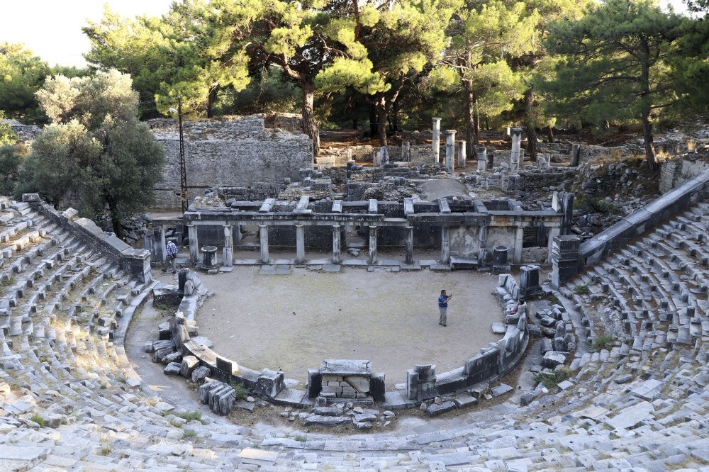 The ancient city stands out with its Athena Temple, Demeter Temple, Zeus Temple, Upper Gymnasium, Lower  Gymnasium, Egyptian Temple, Byzantine church, agora, theater, bouleuterion and residential areas.