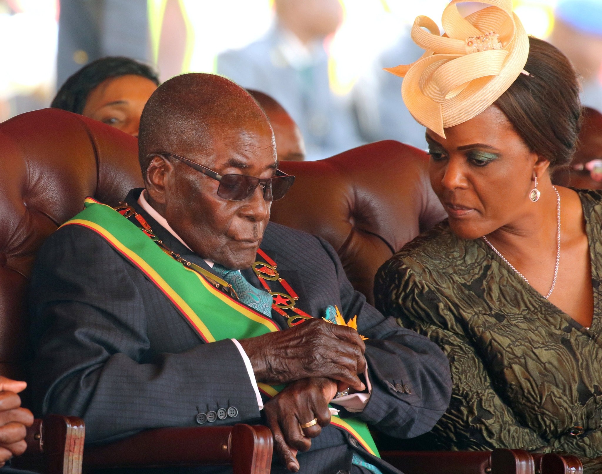 Zimbabwean President Robert Mugabe and his wife Grace attend a rally to mark the country's 37th independence anniversary in Harare, Zimbabwe, April 18, 2017.  (REUTERS Photo)