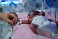 Quadruplets remain in an incubator. (AA Photo)