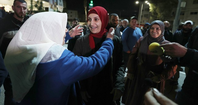 ميسون موسى الجبالي، أقدم أسيرة في السجون الإسرائيلية التي أفرج عنها فجر الأحد ، 26-11-2023، ضمن صفقة التبادل بين حركة حماس وإسرائيل صورة: الأناضول