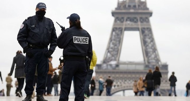 الشرطة الفرنسية توقف 16 شخصا للاشتباه في ضلوعهم بسرقة كيم كارداشيان