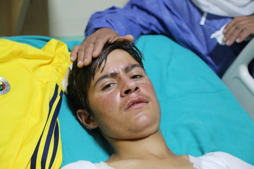 A big supporter of Fenerbahu00e7e, Tau015fdemir wears his favorite team's yellow and navy blue uniform even at the hospital.