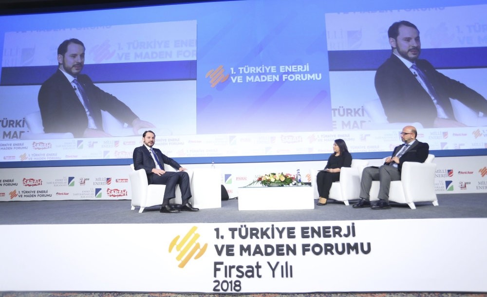 Energy Minister Berat Albayrak (L) announced that Turkey will establish the world's largest wind farm as part of the YEKA program at the first Energ and Mining Forum, Istanbul, Feb. 22.