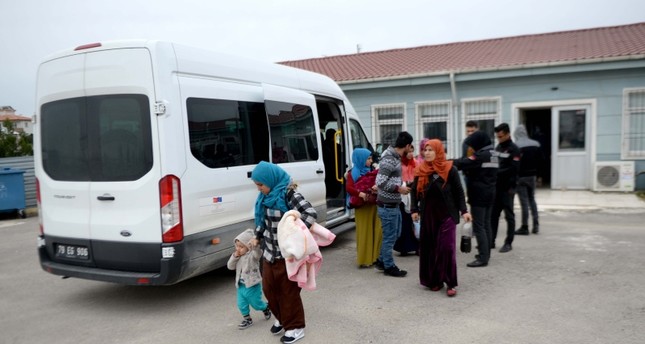 ضمن برنامج العودة الطوعية.. 130 سوريا في تركيا يعودون إلى بلادهم