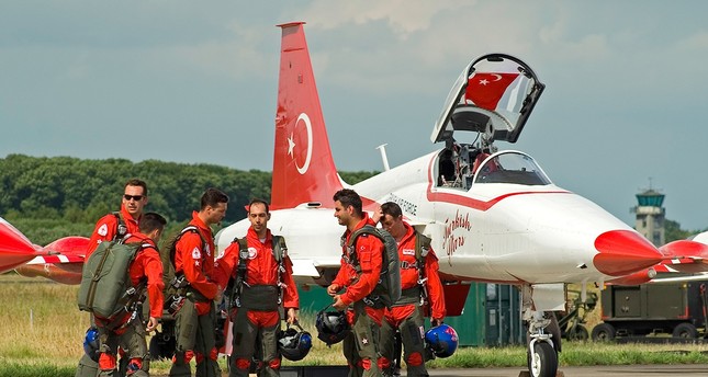 إصدار مرسوم يتيح للطيّارين العسكريين المستقيلين العودة للجيش التركي