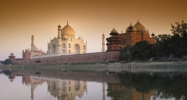 The Taj Mahal In Monsoon Season A Humid But Superb