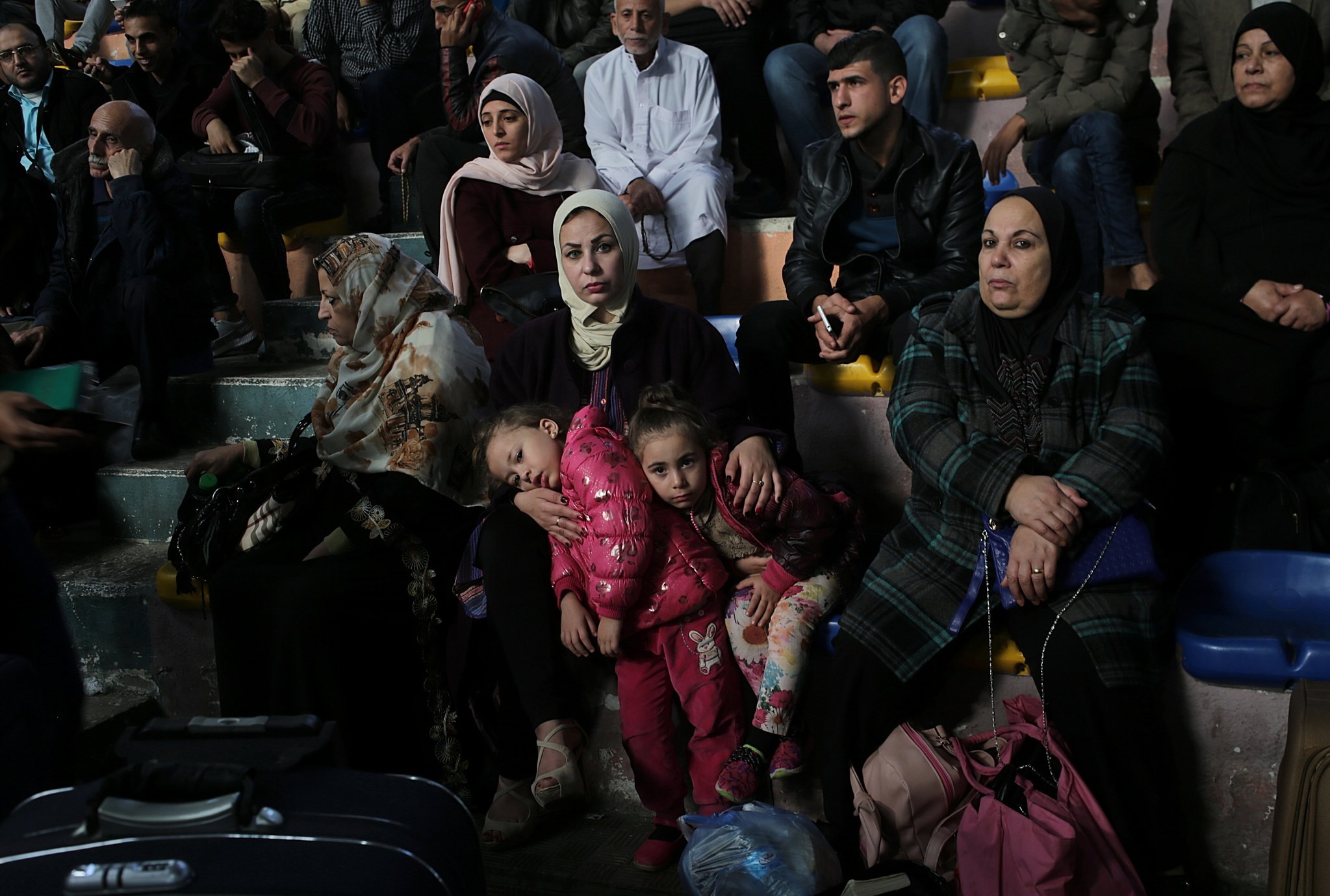 Palestinians wait to cross Rafah border with Egypt, in the Palestinian side, southern Gaza Strip, 18 November 2017. (EPA Photo)