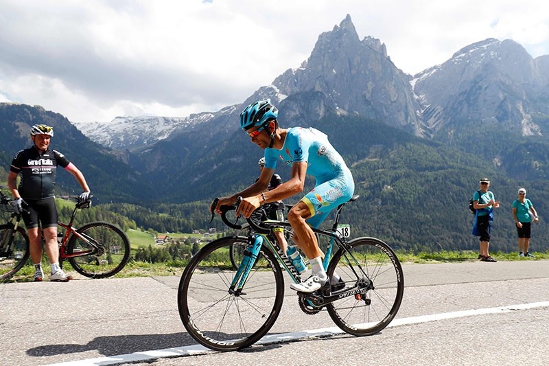 Italian cyclist Michele Scarponi of Astana Pro Team  competing during the 15th stage of the 99th Giro d'Italia. (AFP Photo)