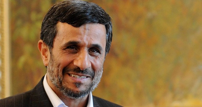 أحمدي نجاد يطالب خامنئي بانتخابات مبكرة وإطلاق سراح المعتقلين المناهضين للنظام