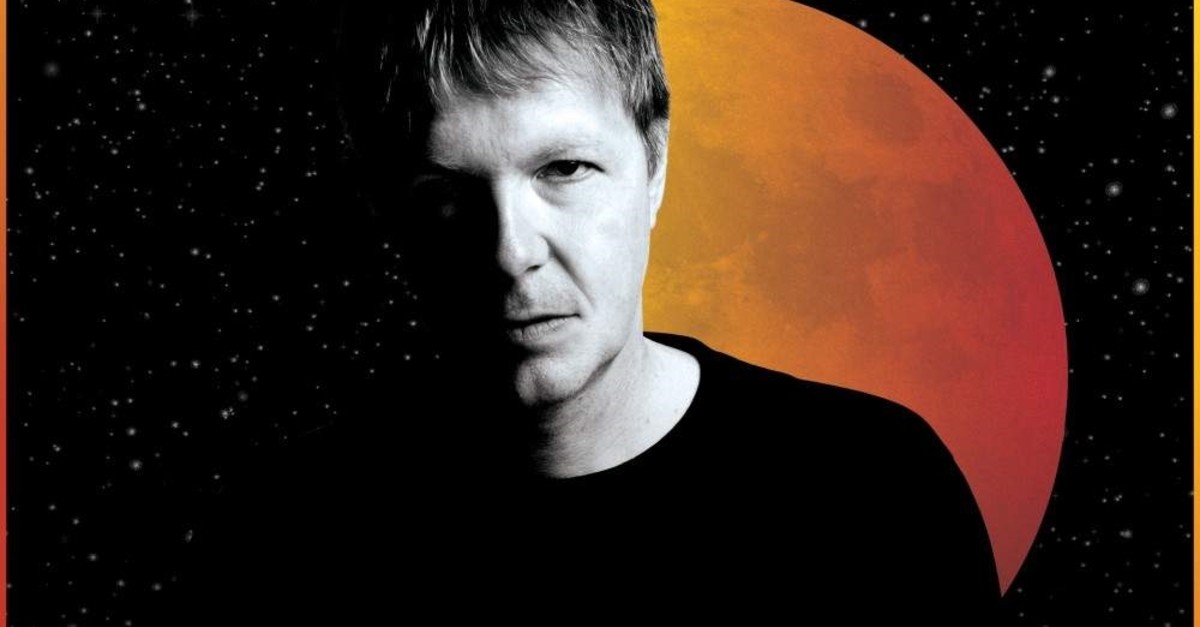 John Digweed was awarded the title of Best DJ by DJ Mag in 2001.