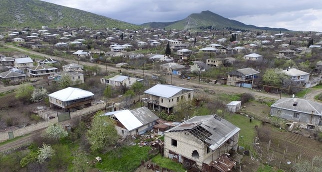 Armenien und Aserbaidschan sagen friedliche Karabach-Lösung zu
