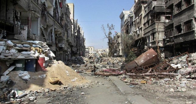 الدمار في مخيم اليرموك الفلسطيني في دمشق من الأرشيف