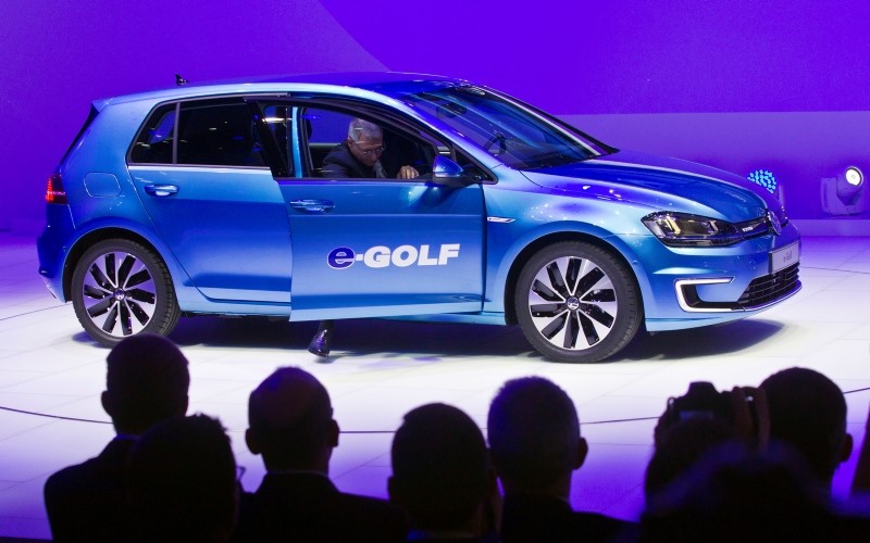 In this Jan 13, 2014 file photo the Volkswagen e-Golf fully electric vehicle is presented at the North American International Auto Show in Detroit, Michigan. (AP Photo)