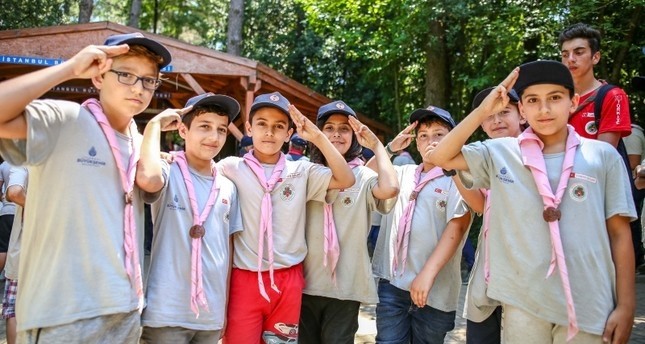 معسكر كشافة إسطنبول الصيفي يستضيف ناشئة من 10 دول