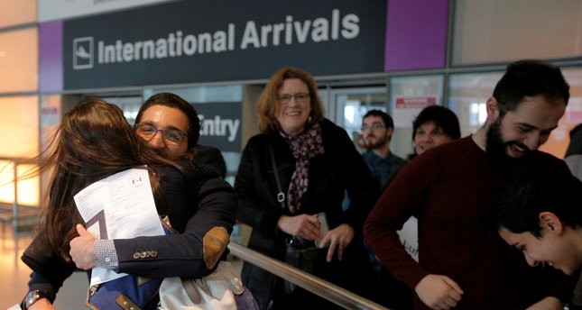 الخارجية الأمريكية تعلن عودة العمل بالتأشيرات الملغاة بسبب مرسوم ترامب