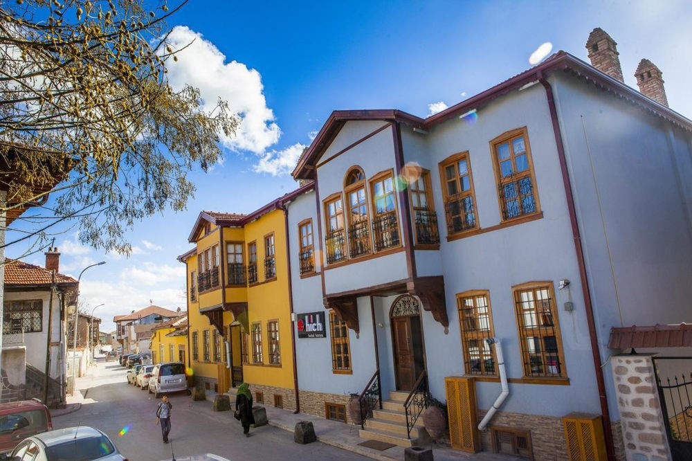 The Hich Hotel takes its name from the u201cnothingnessu201d philosophy of the Mevlevi order, and located right across from Rumiu2019s tomb in a central location.