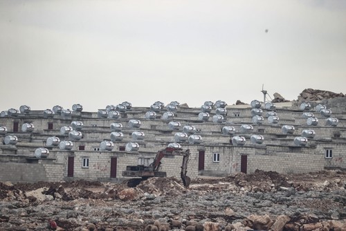 تركيا تبني آلاف المنازل للسوريين المهجرين قسرياً في إدلب