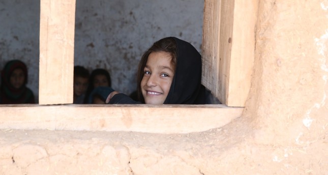 فتاة أفغانية لاجئة في باكستان الأناضول