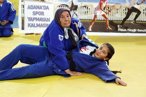 80 Year Old Turkish Woman Takes Up Judo 80 Year Old Turkish Woman Takes Up Judo
