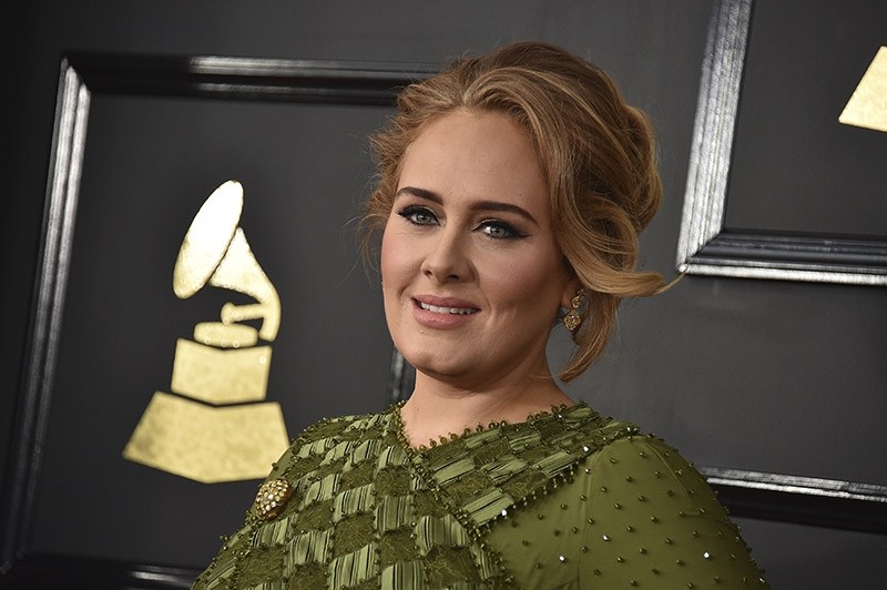 Adele arrives at the 59th annual Grammy Awards at the Staples Center in Los Angeles. Feb. 2017. (AP File Photo)