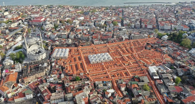 منظر جوي يظهر البازار الكبير في إسطنبول، تركيا. صورة Shutterstock