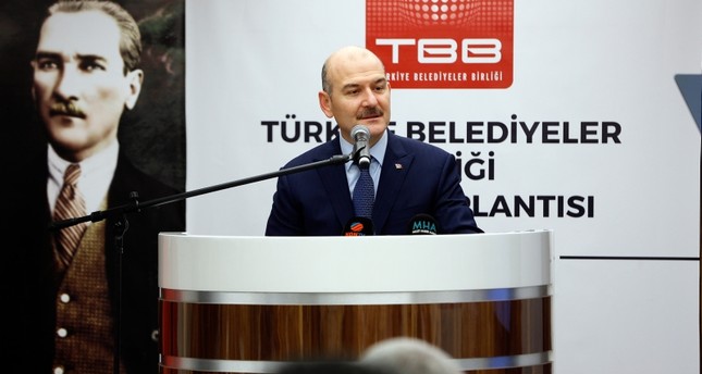 وزير الداخلية التركي، سليمان صويلو خلال مشاركته في اجتماع مجلس اتحاد البلديات التركية الأناضول