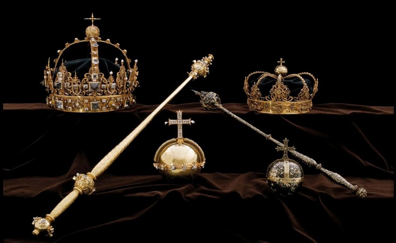 The Swedish Royal Family's crown jewels from the 17th century are seen in this undated handout photo obtained by Reuters on August 1, 2018. (SWEDISH POLICE/via REUTERS)