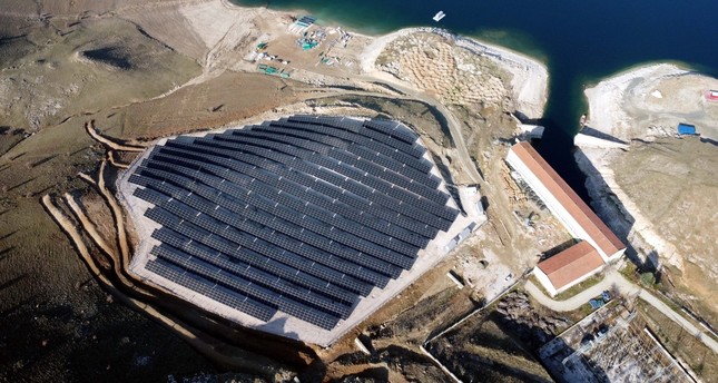 محطة للطاقة الشمسية في مقاطعة إيلازيغ شرق تركيا، 8 يناير 2024. الأناضول