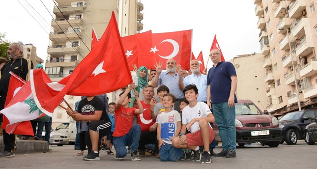 تركمان شمال لبنان يحتفلون بفوز أردوغان بولاية رئاسية جديدة، 29-5-2023 صورة: الأناضول