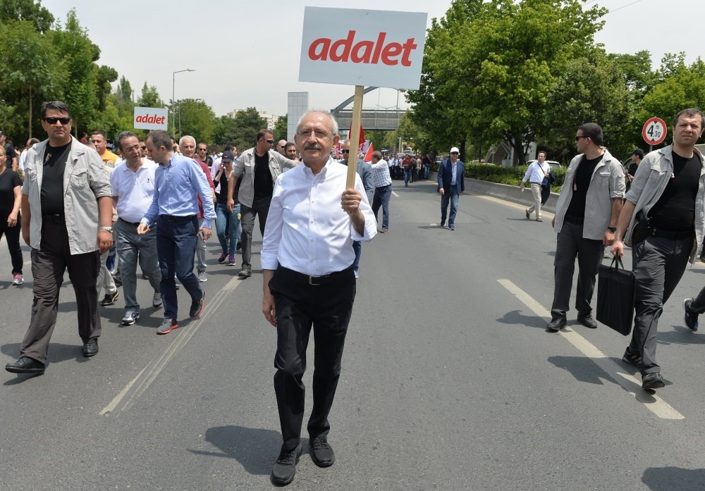 The CHP leader embarks on a 450-kilometer-long march from Ankara to Istanbul, called the 'march for justice', to express opposition to the arrest of CHP Deputy Enis Berberou011flu.